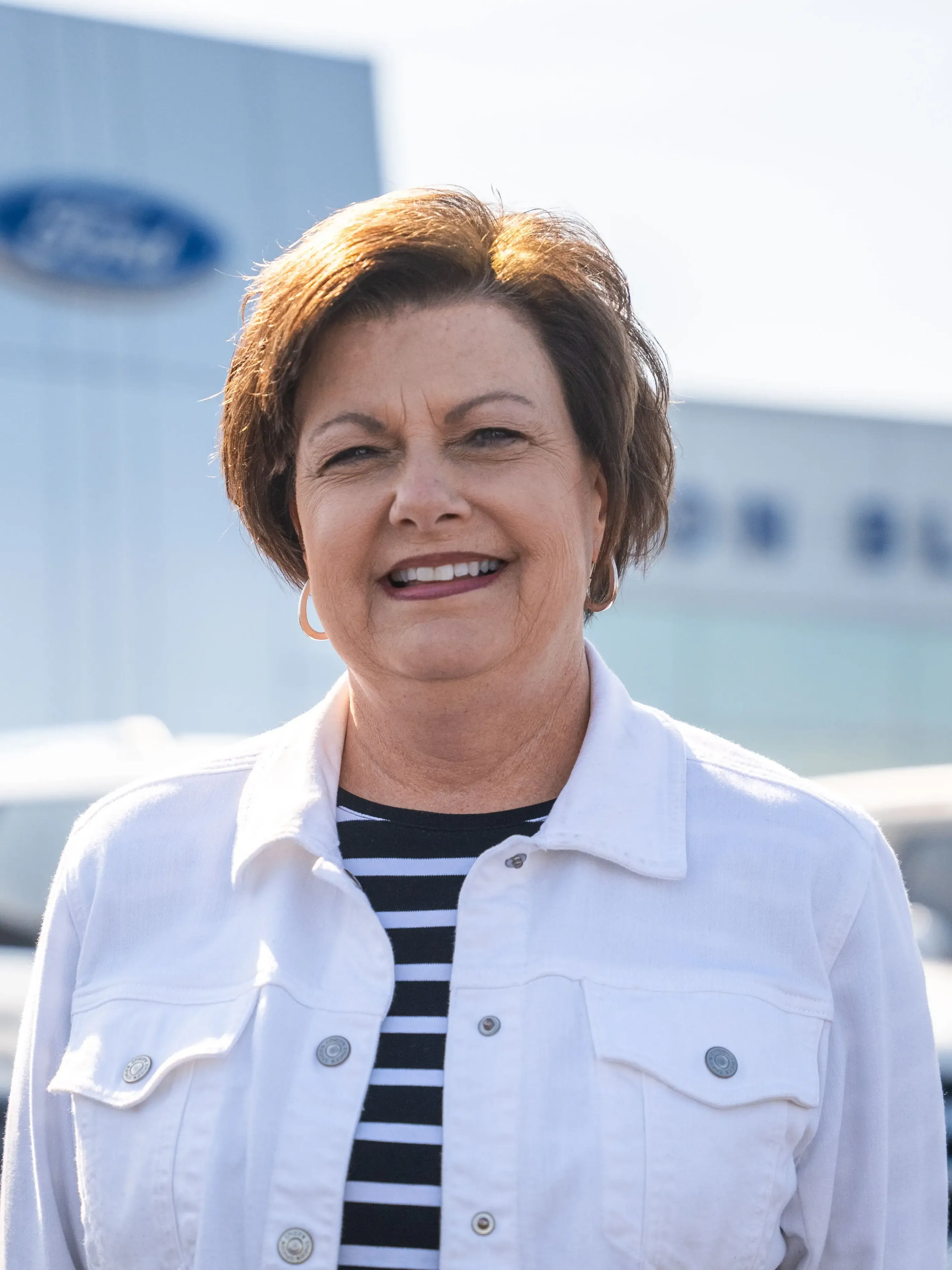 Controller Lisa Greer in Business Office Staff at Alton Blakley Ford