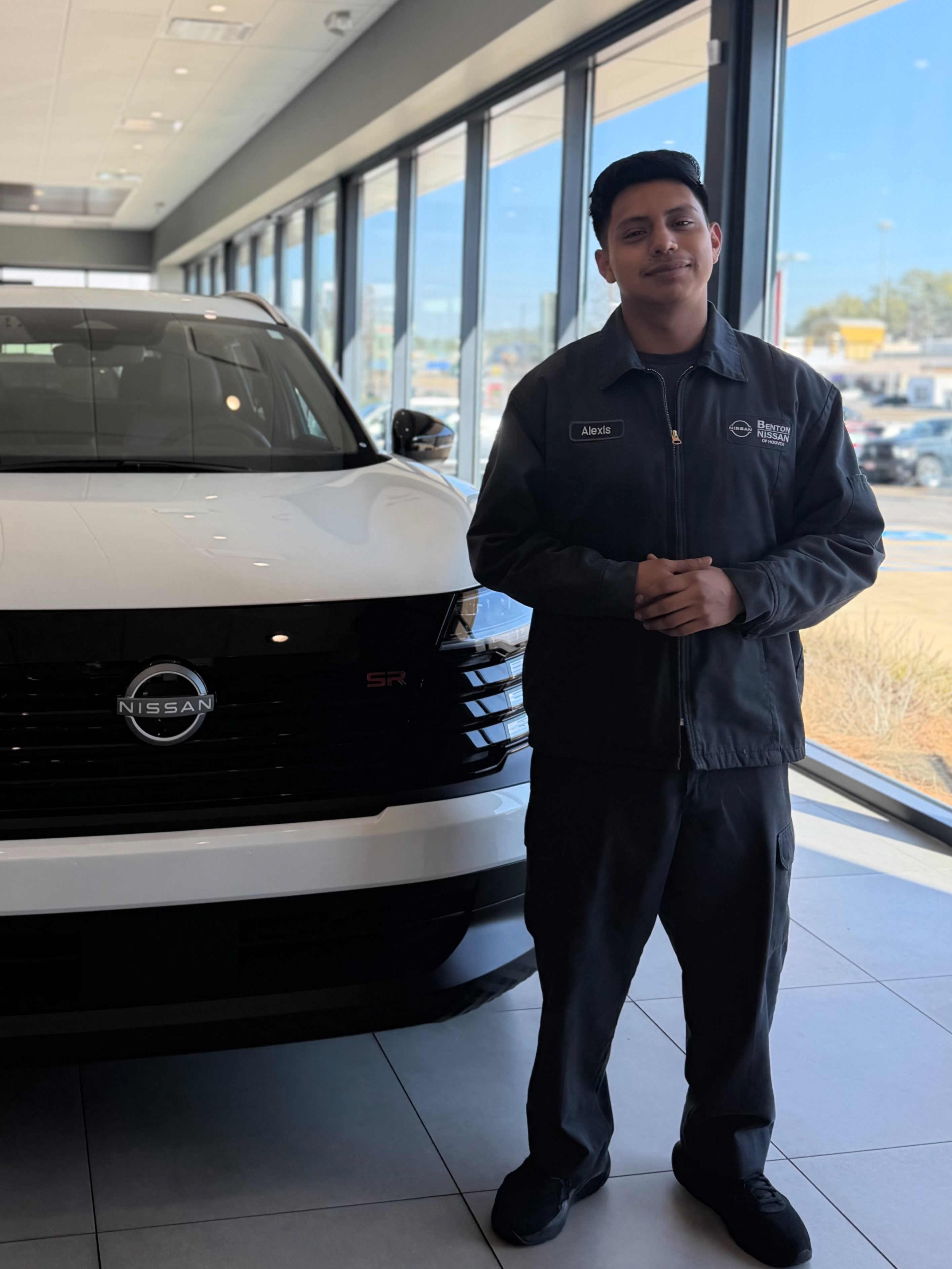 Technician / Diagnostic Specialist Alexis Rojas in SERVICE at Benton Nissan of Hoover