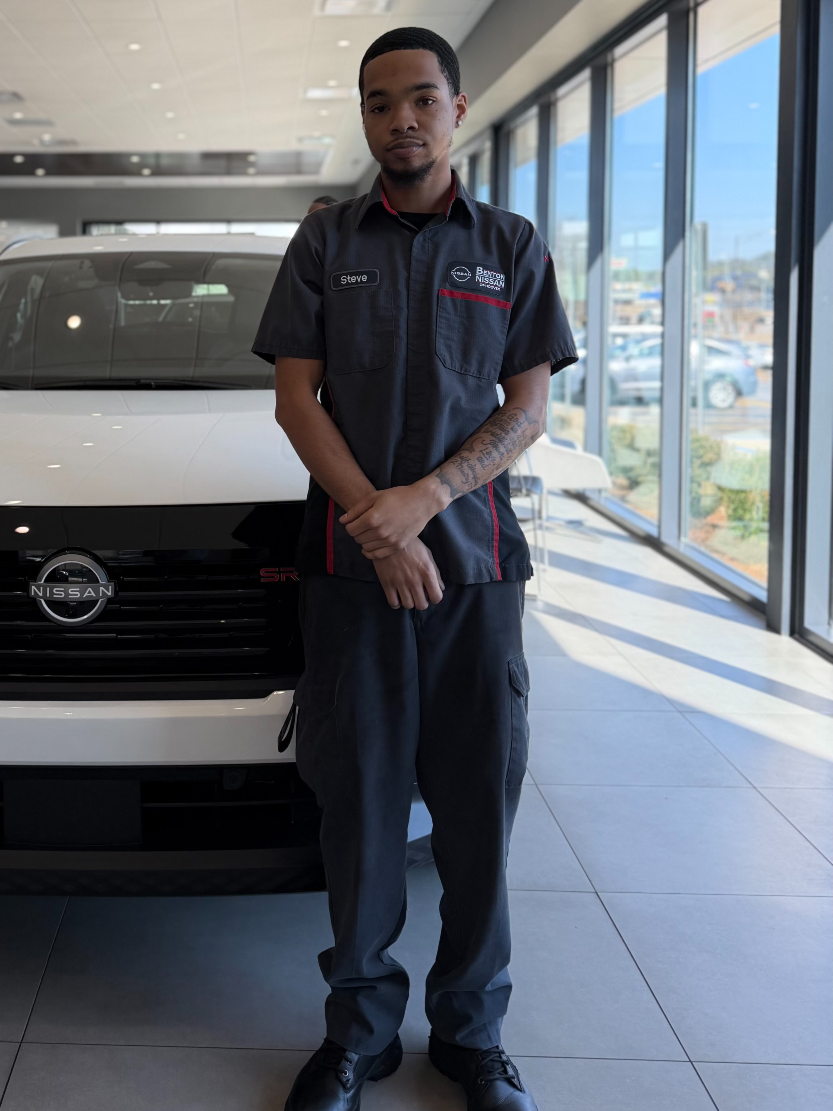 Express Technician Steven Lowery in SERVICE at Benton Nissan of Hoover