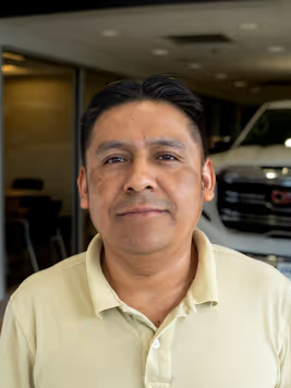 Detail Specialist Vincente Morales in Service at GMC of Rochester
