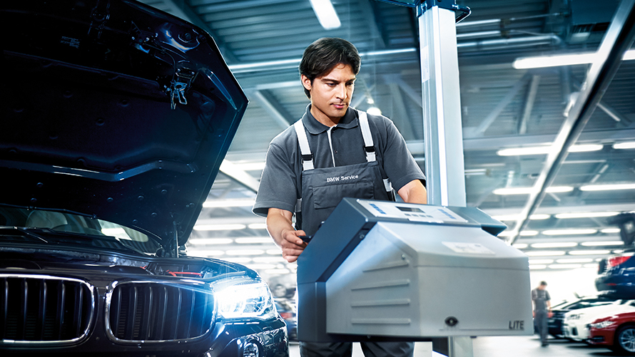 Hi-Line AutoHaus Service Bay