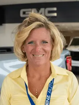Internet Sales Manager Lindsay Lumley in Sales at Nissan of Rochester