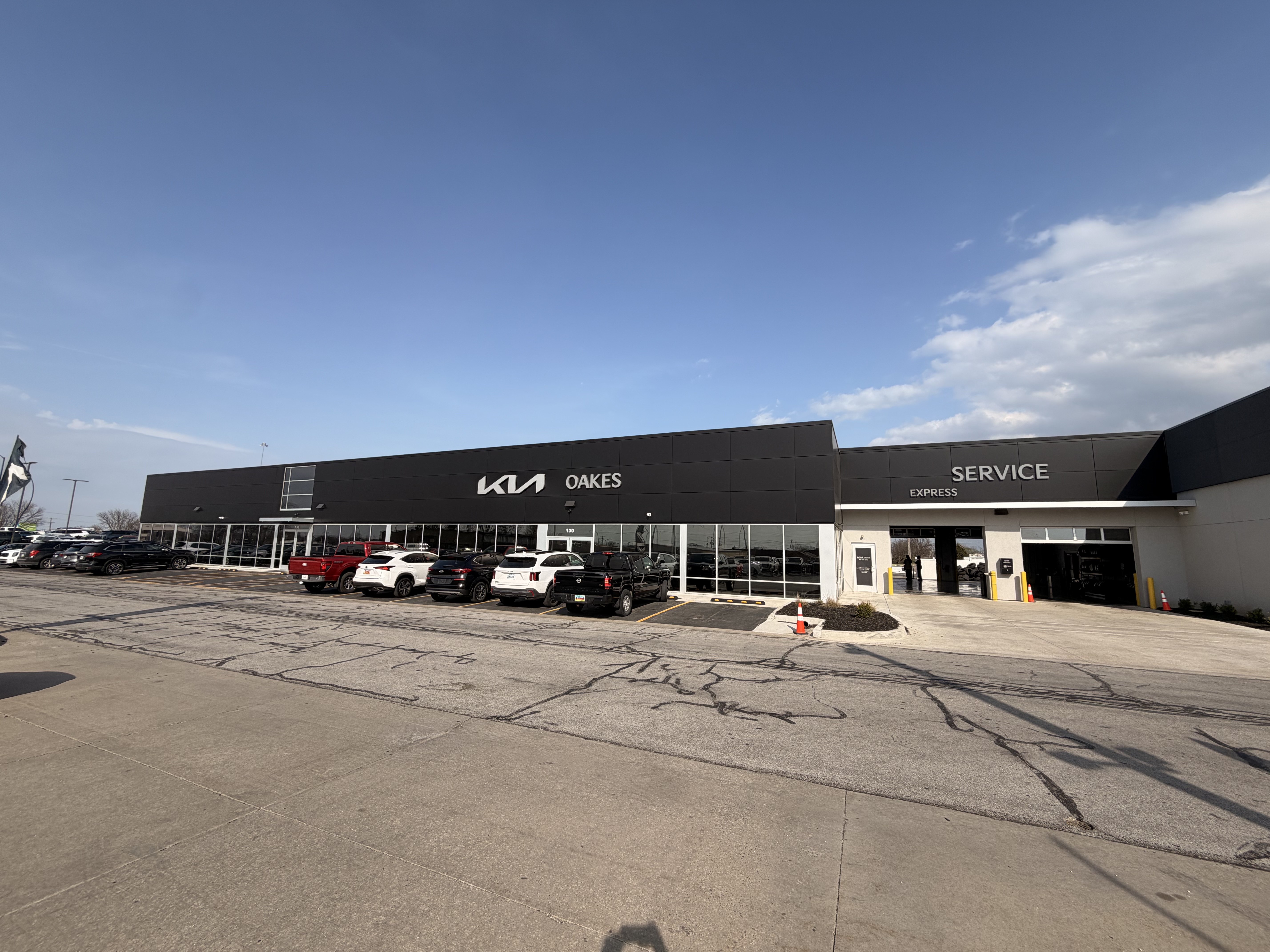 Picture of the outside of Oakes Kia of Olathe in Olathe, KS