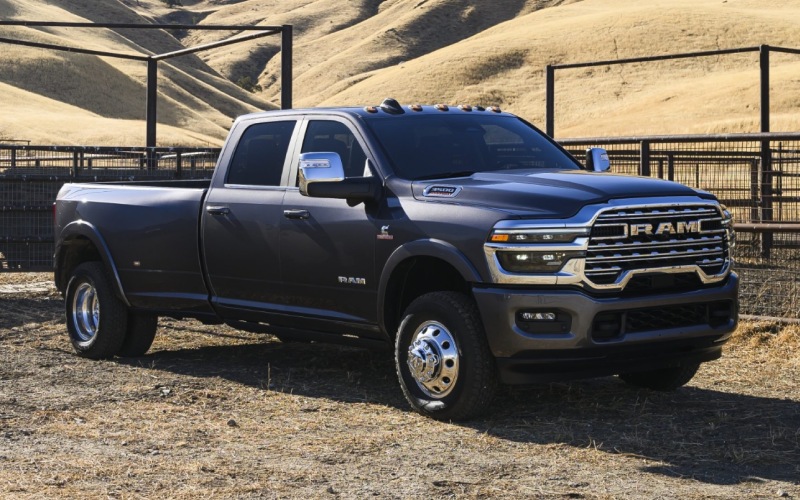 2026RAM3500-exterior-02.jpg