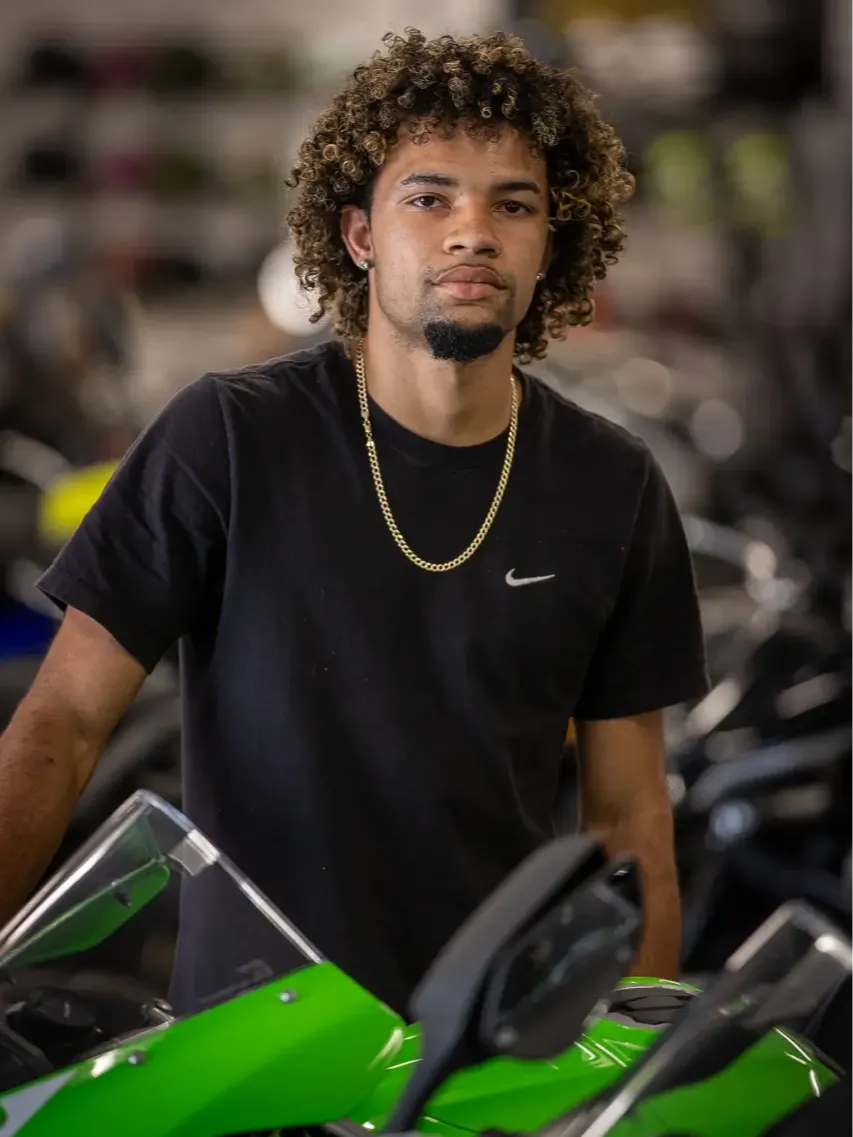Recon Tech Rodney Ruiz in Service Department at RC Hill Powersports Orlando