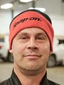Shop Foreman Jason Peaslee in Service at Subaru of Rochester
